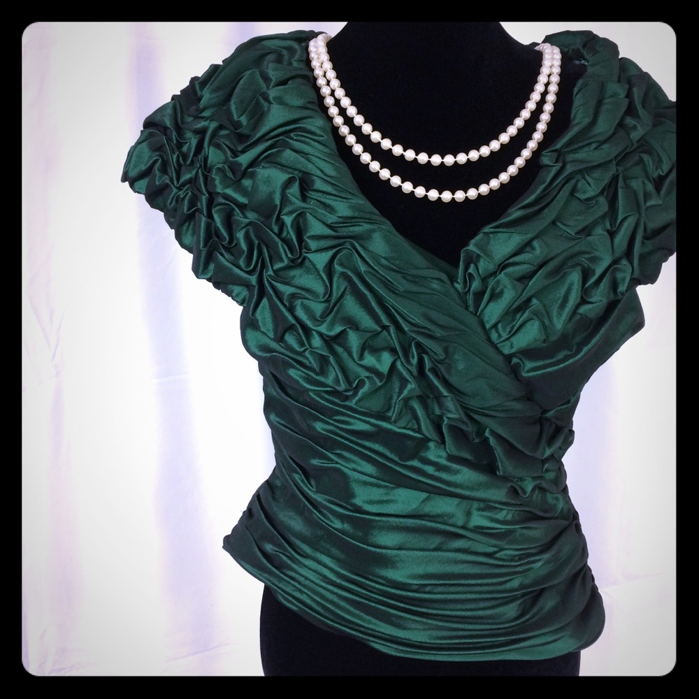 Cachet green lined top size 10 sleeveless back zip